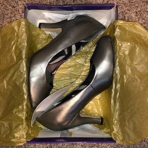 Madden Girl metallic heels